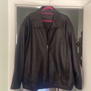 Mens brown leather jacket. 3XB. Dillards Round Tree&York brand